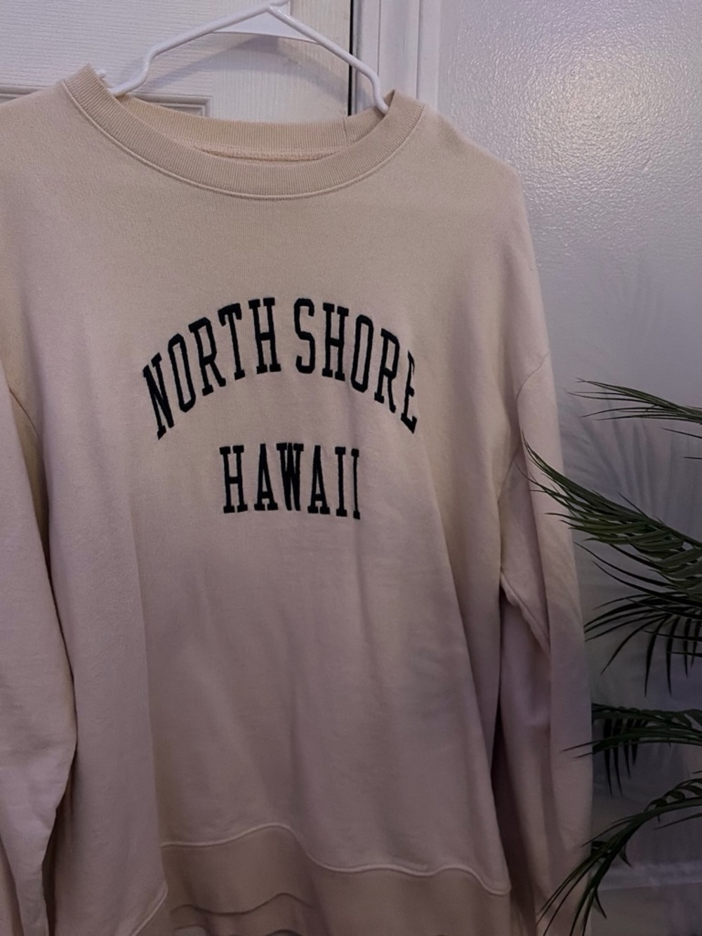 Brandy Melville Cream 'North Shore Hawaii' Crewneck Sweatshirt